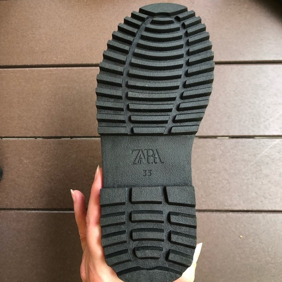 Zara Black Faux Patent Leather Zip Closure Boots 1.75” Heel Size 1.5 US - 33 UK - Picture 8 of 8